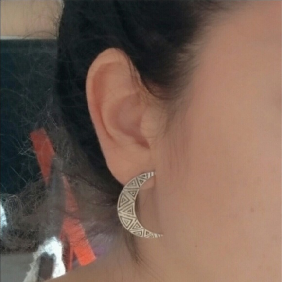 NWT 18k Gold Plate Boho Moon Earrings - Picture 3 of 4